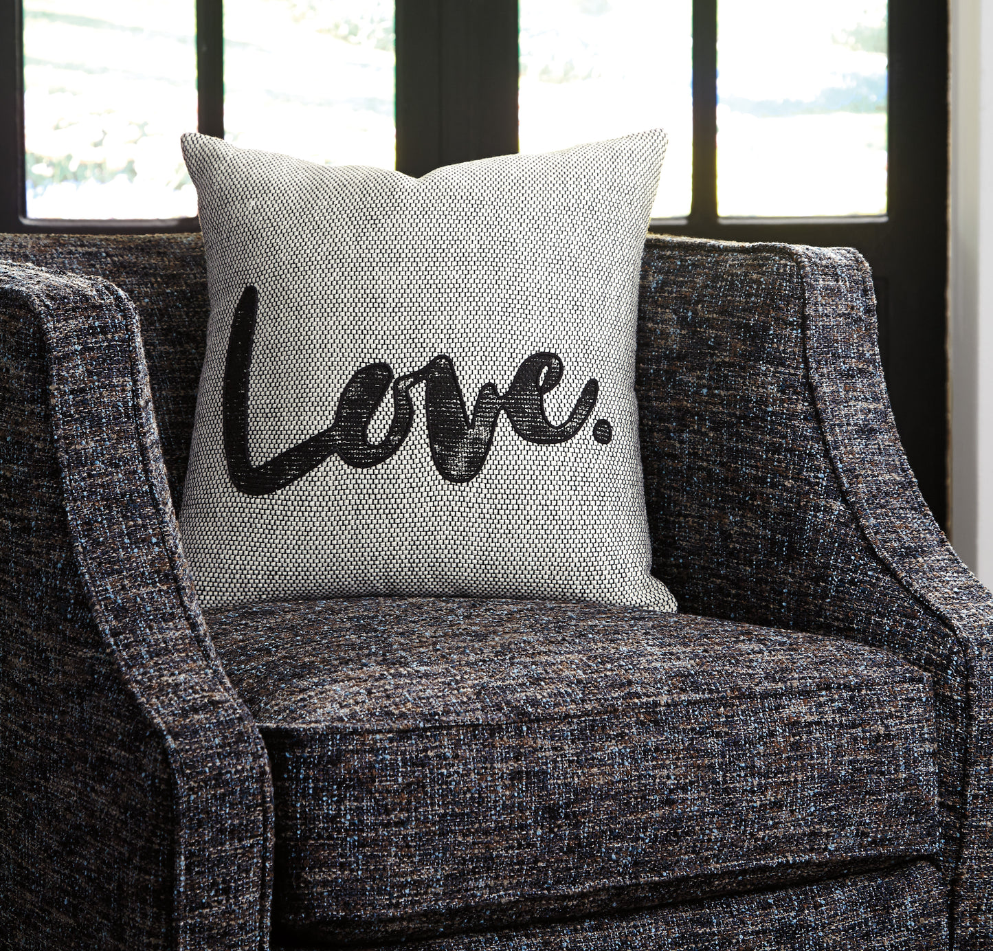 LOVE pillow A1000819