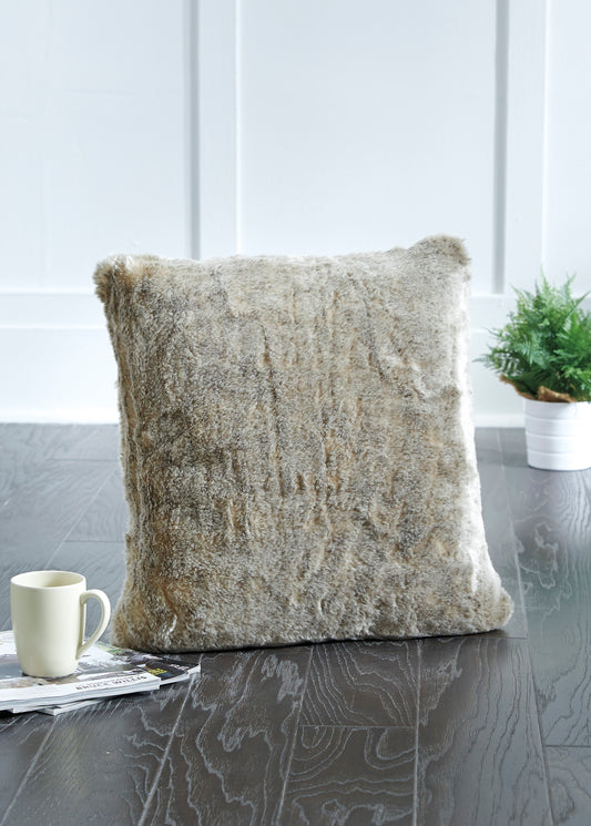 Faux fur pillow A1000860