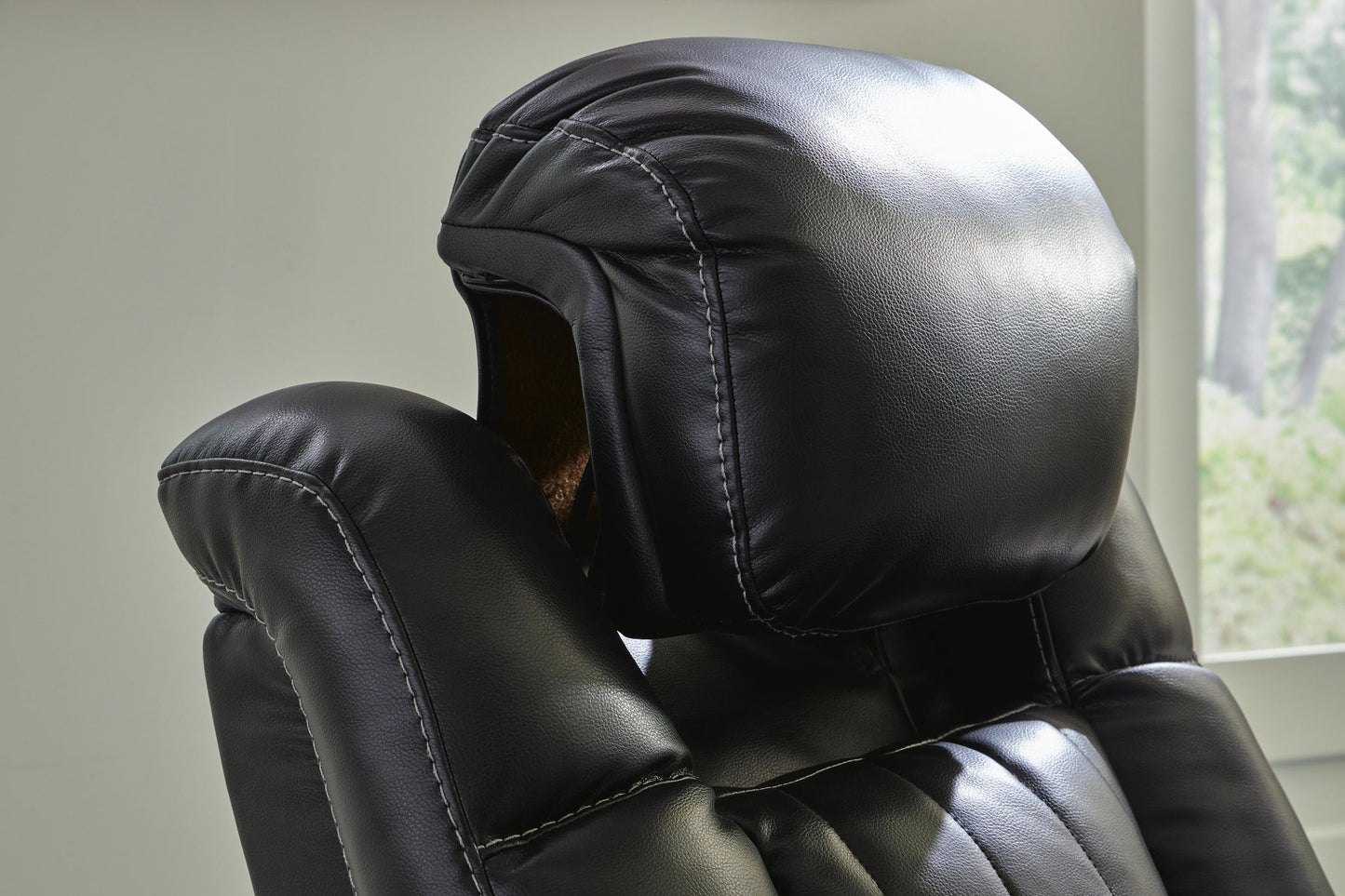 Caveman Den PWR Recliner/ADJ Headrest