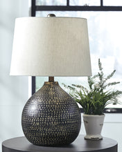 Load image into Gallery viewer, Maire Metal Table Lamp (1/CN)
